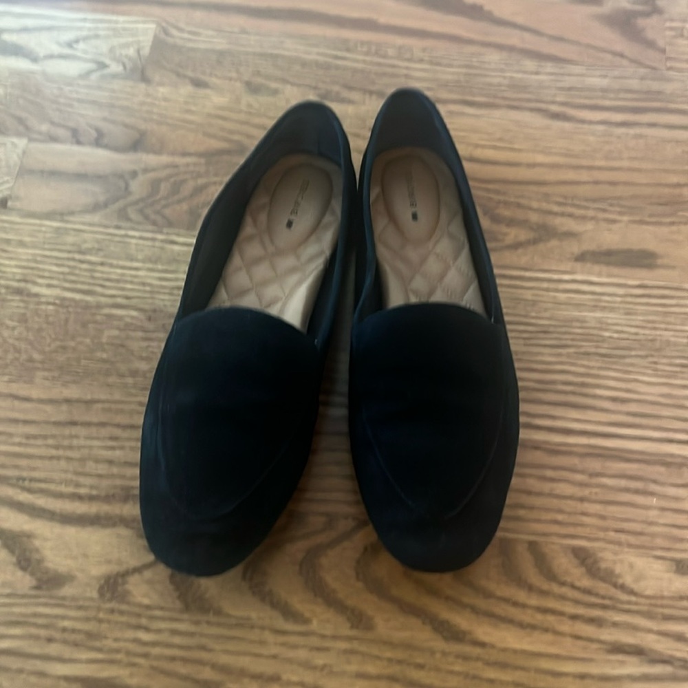 Birdies, black suede loafers size 10